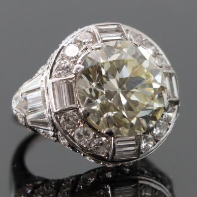 Bague en platine sertie  d’un diamant d’environ 8,60 carats vendu 64 770,00 € le 27/07/2023